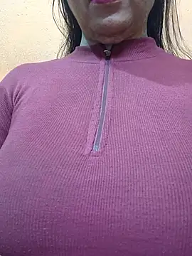 CUTE SOPHIA- online show from May 12, 2026, 1:14 am