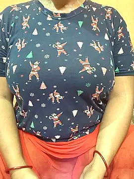 CUTE SOPHIA- online show from May 19, 2026, 2:29 am