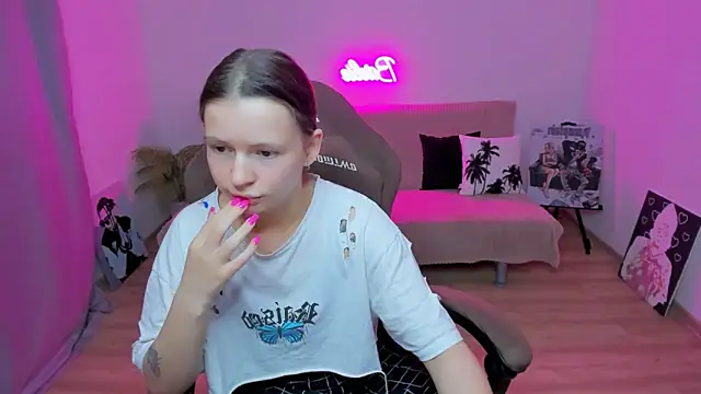 HelloRoxy online show from September 28, 2025, 6:57 pm