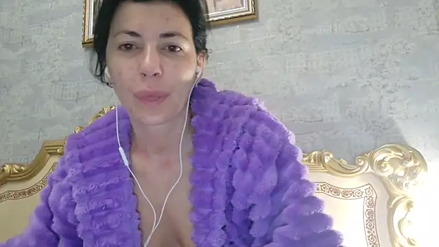 Snapshot of StunnigArt chatting on April 17, 2026, 1:19 am StunnigArt online show from April 17, 2026, 1:19 am