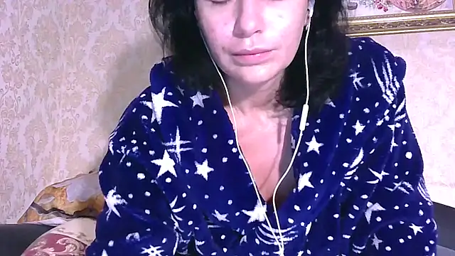 Snapshot of StunnigArt chatting on April 19, 2026, 1:16 am StunnigArt online show from April 19, 2026, 1:16 am
