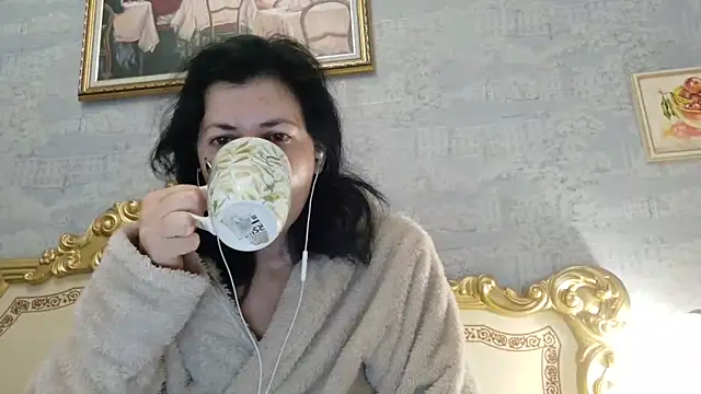 Snapshot of StunnigArt chatting on April 21, 2026, 1:29 am StunnigArt online show from April 21, 2026, 1:29 am