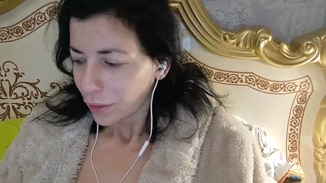 Snapshot of StunnigArt chatting on April 21, 2026, 1:42 am StunnigArt online show from April 21, 2026, 1:42 am