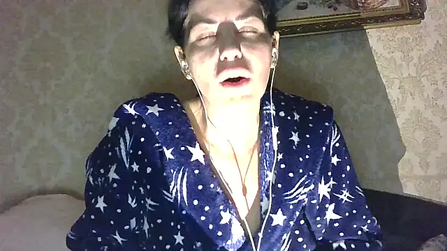Snapshot of StunnigArt chatting on April 27, 2026, 1:25 am StunnigArt online show from April 27, 2026, 1:25 am