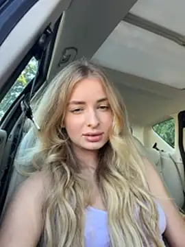 EvieEvans online show from July 10, 2026, 3:47 pm