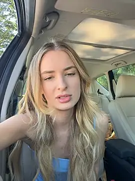 EvieEvans online show from July 12, 2026, 2:19 pm
