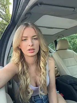 EvieEvans online show from July 16, 2026, 3:07 pm