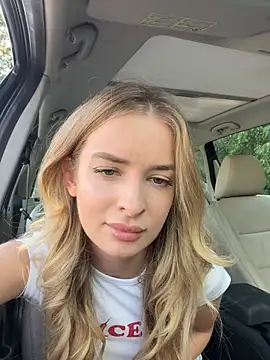 EvieEvans online show from July 19, 2026, 2:54 pm
