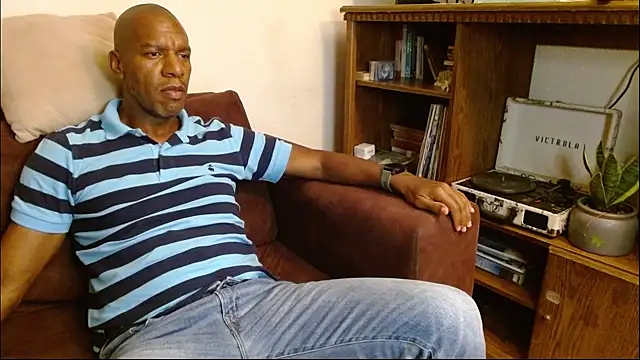 Snapshot of elmorenazost chatting on November 9, 2025, 4:33 am elmorenazost online show from November 9, 2025, 4:33 am