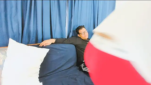  Araboys  online show from November 23, 2025, 3:39 am