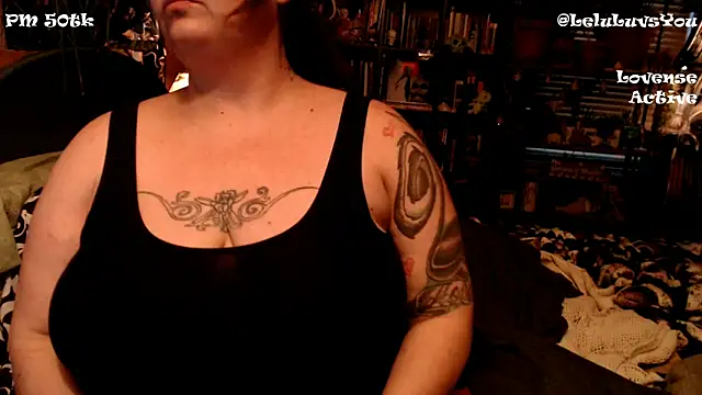 Snapshot of LeluLuvsYou chatting on January 8, 2025, 1:09 pm LeluLuvsYou online show from January 8, 2025, 1:09 pm