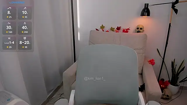 kim lian21 online show from October 31, 2025, 12:06 pm