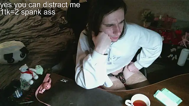 Snapshot of izilizi_23 chatting on December 9, 2024, 6:25 pm izilizi 23 online show from December 9, 2024, 6:25 pm