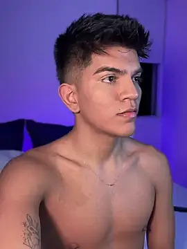 santiago 01 online show from January 14, 2025, 3:32 am