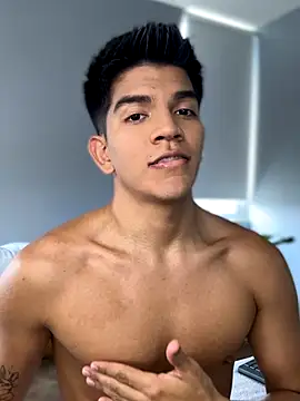 santiago 01 online show from September 19, 2025, 7:36 pm