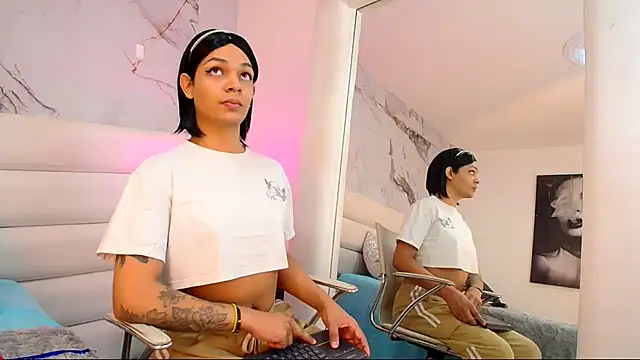 emily lady20 online show from May 28, 2026, 11:29 am