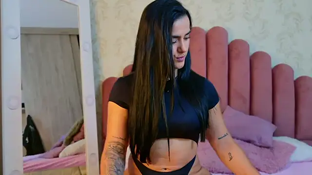 Snapshot of Bella_Fior chatting on September 20, 2025, 11:17 pm Bella Fior online show from September 20, 2025, 11:17 pm