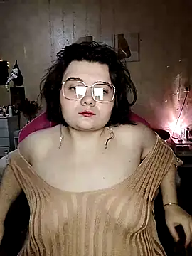 Snapshot of DenisHailey chatting on October 12, 2025, 7:35 pm DenisHailey online show from October 12, 2025, 7:35 pm