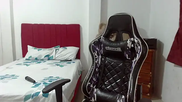 Snapshot of KathyHardcore69 chatting on February 23, 2025, 2:07 am KathyHardcore69 online show from February 23, 2025, 2:07 am