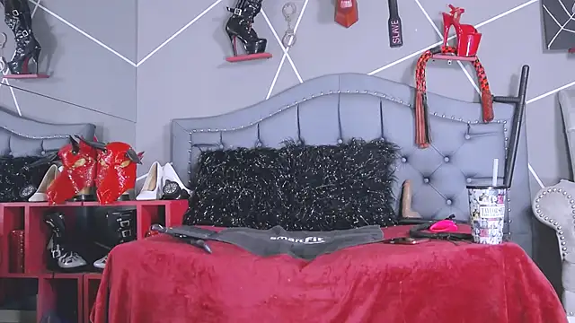 Evangeline online show from January 5, 2026, 10:57 pm