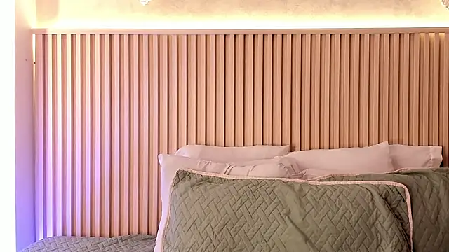 daiana curly online show from October 11, 2025, 8:18 pm