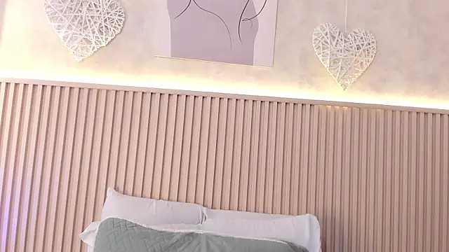 daiana curly online show from January 7, 2026, 7:49 pm