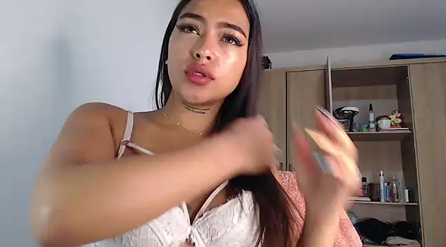 fairylatin222 online show from January 19, 2025, 9:55 am