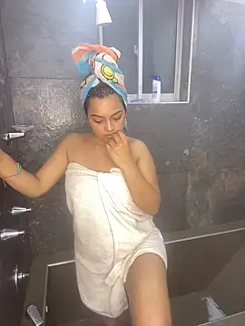 fairylatin222 online show from April 4, 2026, 2:54 am