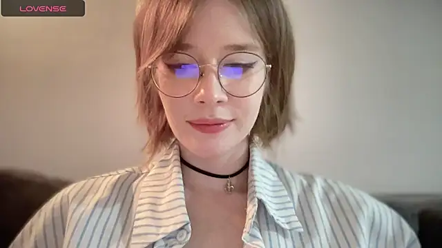 ms christiana online show from November 16, 2025, 12:27 am