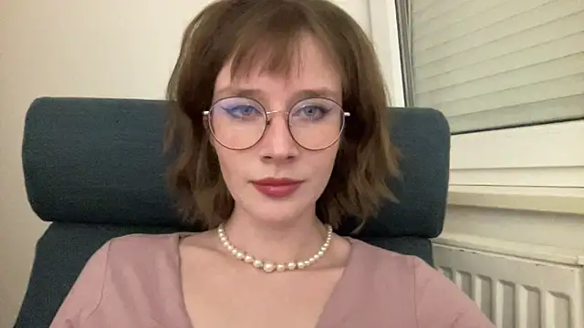 Snapshot of ms_christiana chatting on May 5, 2026, 7:33 pm ms christiana online show from May 5, 2026, 7:33 pm