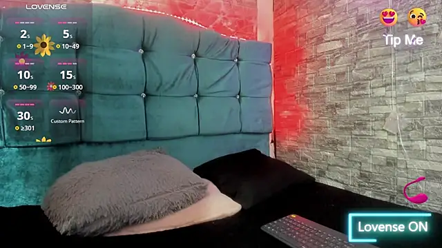 Cloee66 online show from October 2, 2025, 5:42 pm