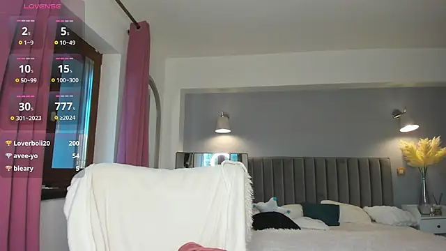 Snapshot of Awesome_Jolie chatting on November 24, 2025, 6:24 am Awesome Jolie online show from November 24, 2025, 6:24 am