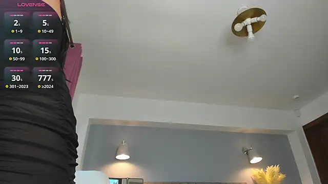 Snapshot of Awesome_Jolie chatting on December 19, 2025, 8:21 am Awesome Jolie online show from December 19, 2025, 8:21 am