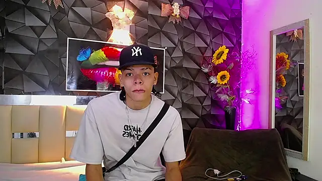 Snapshot of Harry_jhonsson chatting on January 11, 2025, 3:34 am Harry jhonsson online show from January 11, 2025, 3:34 am
