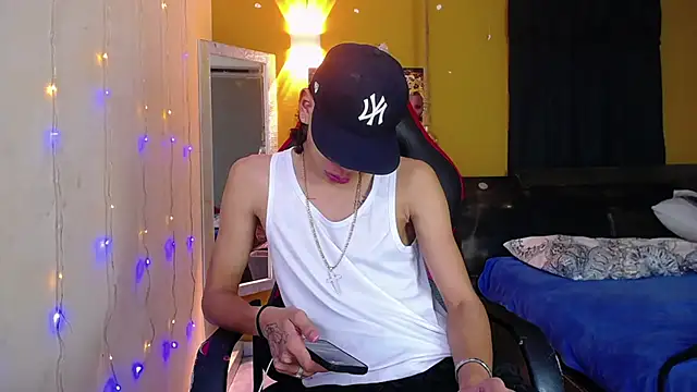 Snapshot of Harry_jhonsson chatting on January 13, 2025, 6:06 am Harry jhonsson online show from January 13, 2025, 6:06 am