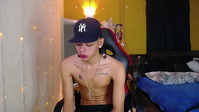 Snapshot of Harry_jhonsson chatting on January 13, 2025, 9:08 am Harry jhonsson online show from January 13, 2025, 9:08 am