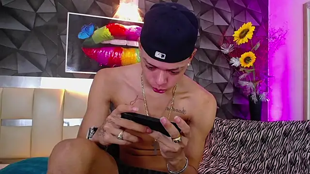 Snapshot of Harry_jhonsson chatting on January 18, 2025, 8:52 am Harry jhonsson online show from January 18, 2025, 8:52 am