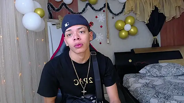 Snapshot of Harry_jhonsson chatting on November 14, 2025, 10:29 pm Harry jhonsson online show from November 14, 2025, 10:29 pm