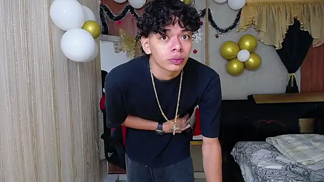 Snapshot of Harry_jhonsson chatting on November 16, 2025, 10:37 pm Harry jhonsson online show from November 16, 2025, 10:37 pm