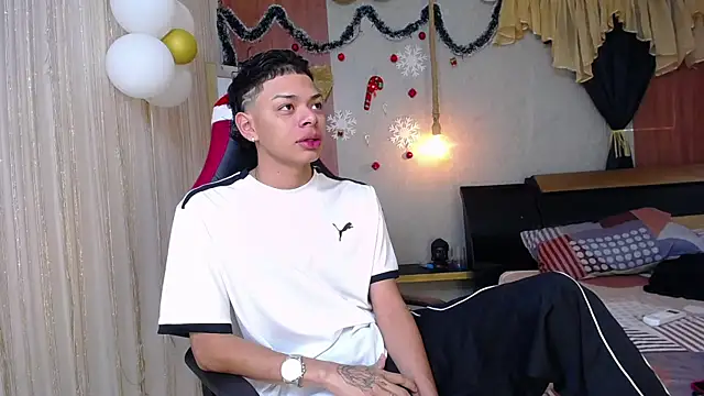 Snapshot of Harry_jhonsson chatting on November 28, 2025, 8:00 pm Harry jhonsson online show from November 28, 2025, 8:00 pm