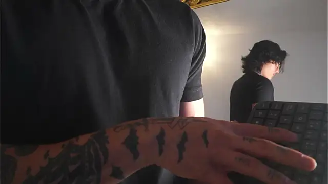 dantecoppolaa  online show from December 7, 2024, 6:26 pm