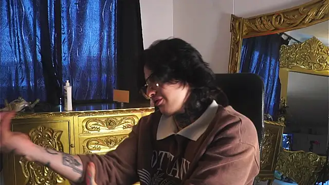 dantecoppolaa  online show from December 15, 2024, 6:59 pm