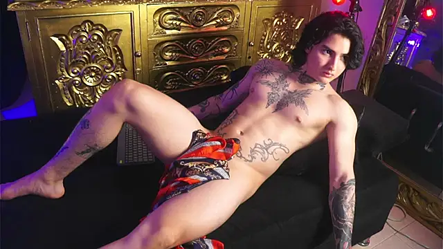 dantecoppolaa  online show from December 17, 2024, 2:44 am