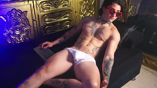 dantecoppolaa  online show from February 23, 2025, 10:31 pm