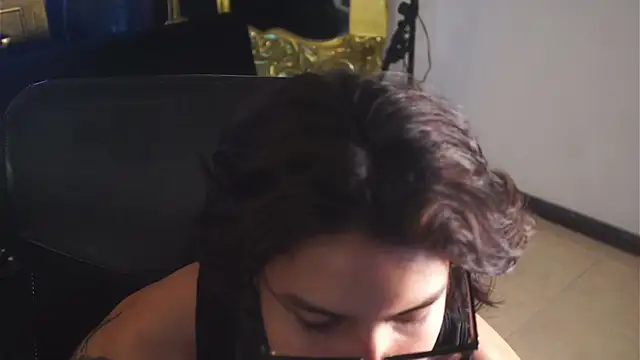 dantecoppolaa  online show from February 27, 2025, 7:15 pm