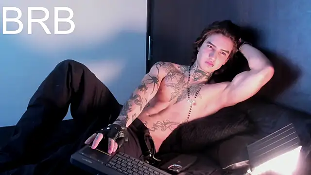 dantecoppolaa  online show from March 15, 2025, 3:37 pm