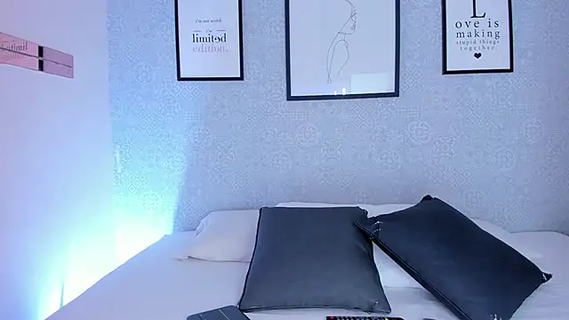 Snapshot of Natasha_harper chatting on October 24, 2025, 12:01 pm Natasha harper online show from October 24, 2025, 12:01 pm