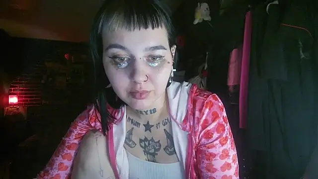 Snapshot of MoorderxDoll chatting on January 8, 2025, 10:16 pm MoorderxDoll online show from January 8, 2025, 10:16 pm