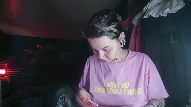 Snapshot of MoorderxDoll chatting on January 31, 2025, 10:42 pm MoorderxDoll online show from January 31, 2025, 10:42 pm