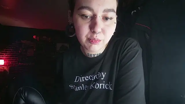 Snapshot of MoorderxDoll chatting on February 9, 2025, 9:39 pm MoorderxDoll online show from February 9, 2025, 9:39 pm